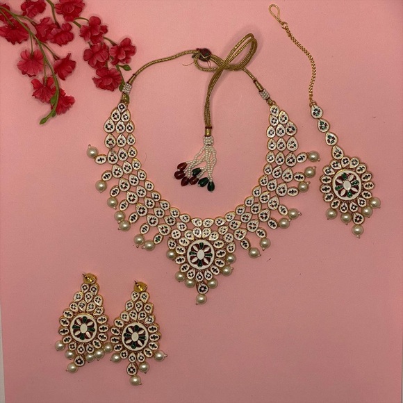 Kundan set - Picture 2 of 2